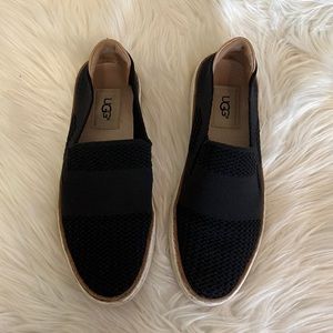 Ugg Sammy Slipper size 6